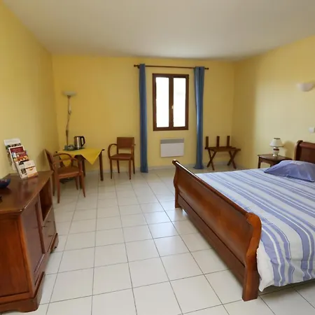 Le Relais Du Chateau 3*