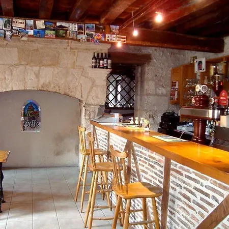 Le Relais Du Chateau فندق